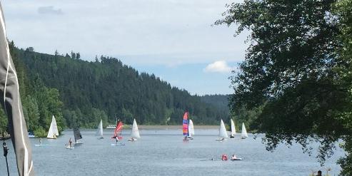 Nagoldtalsperre mit Segelbooten